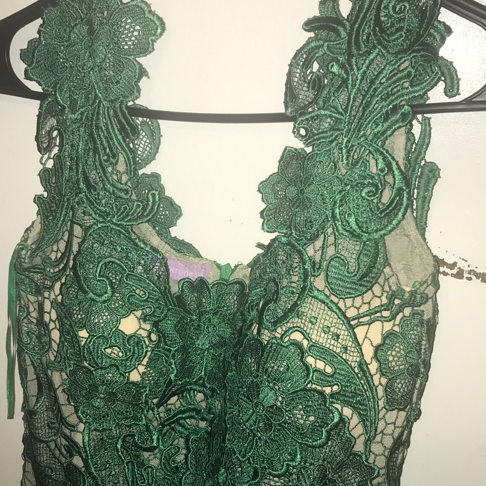Green lace cocktail dress